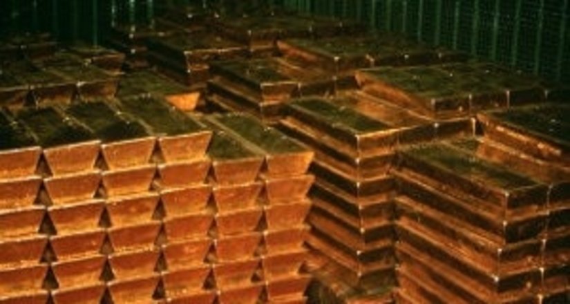 В августе Россия увеличила золотой запас до 1015 т.