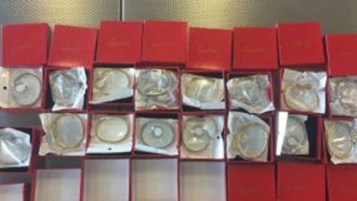 В аэропорту Кольцово задержали китайца с килограммом подделок под Cartier