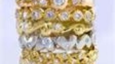 Художественная акция «Женские украшения» в Киеве