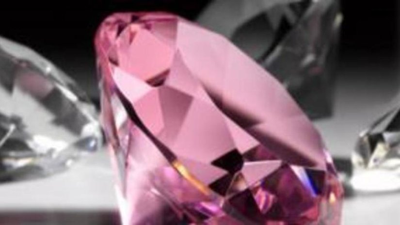 В Канаде выставили розовый бриллиант стоимостью $2,5 млн