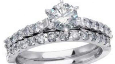 Аукцион EBay обязан бороться с продажей подделок