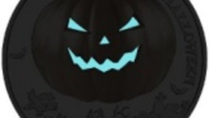 Монета «Счастливого Хэллоуина!» светится в темноте
