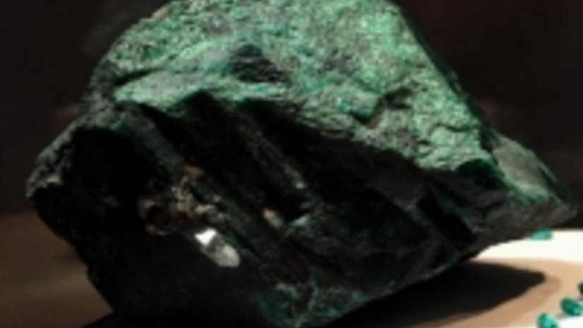 На международной выставке минералов в Боготе выставлен на обозрение изумруд «Красавец Фура»