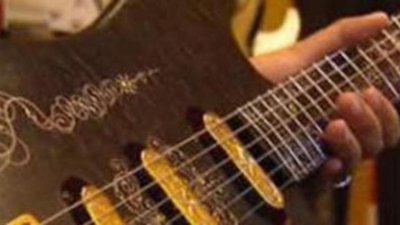 Драгоценная гитара за $90 тысяч