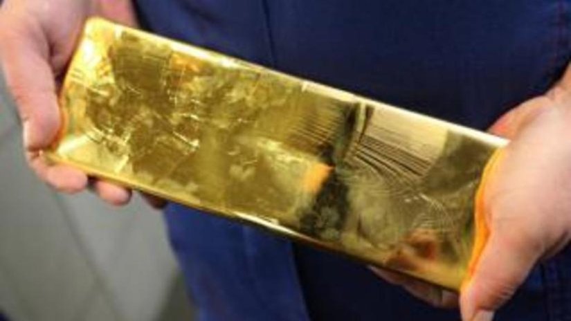 Жители китайской деревни получили по слитку золота