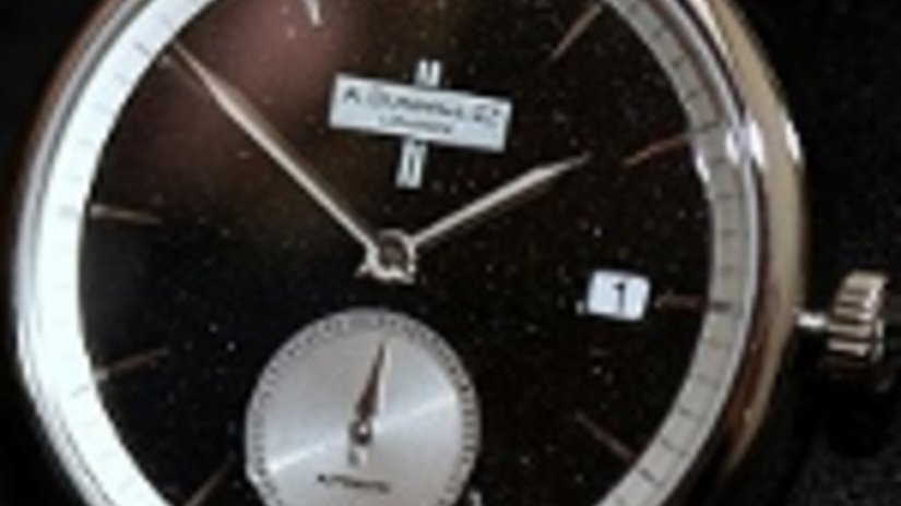 Dunhill представил новые часы Black Diamond Classic