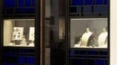 Парижский ювелирный салон дерзко ограблен средь бела дня