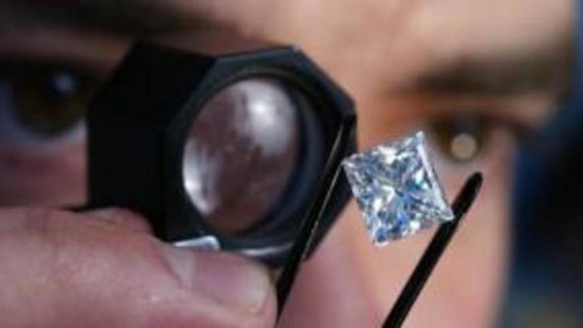 Смоленский "Кристалл" по итогам года ожидает снижение производства бриллиантов на 20%