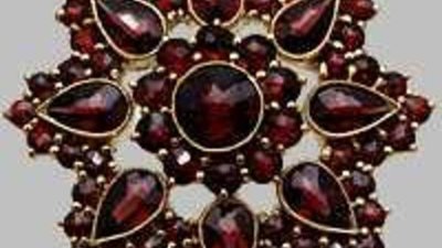 Выставка чешских гранатов