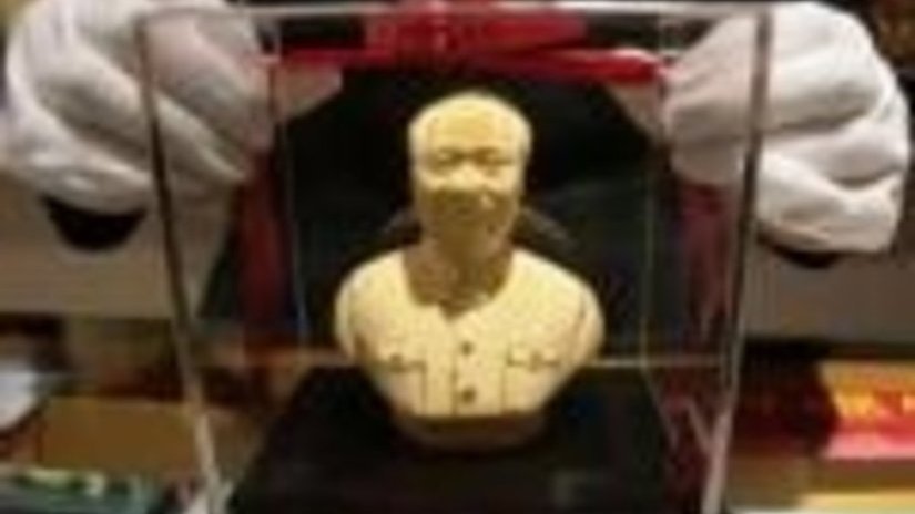 Золотой председатель Мао - в магазине Наньцзина