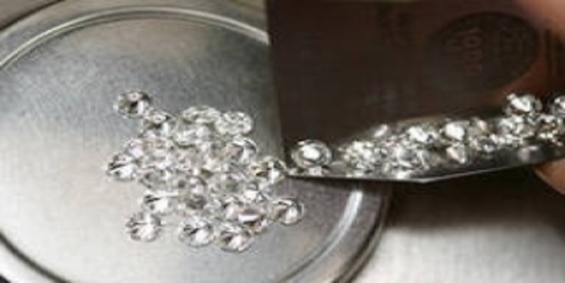 Индия: мелкие производители бриллиантов нуждаются в технологических центрах
