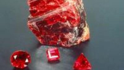 Открылась выставка "Очарование и фантазия камня"