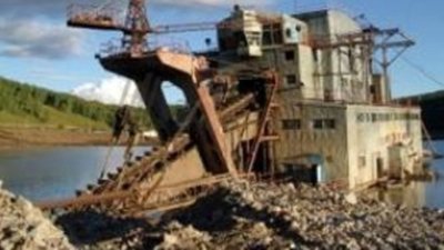 Месторождение россыпного золота отработают с помощью драги