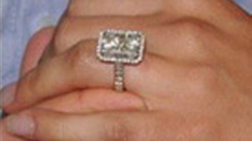 Роскошное обручальное кольцо от одного из самых известных плейбоев Америки