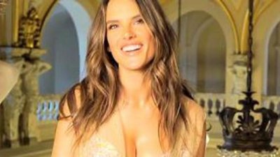 Алессандра Амбросио представила Fantasy Bra