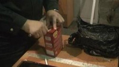 В столичном аэропорту таможенники перехватили огромную партию контрабандных драгоценных камней