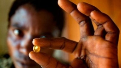 Объемы добычи и продаж алмазов в Зимбабве снизились в 2013 году