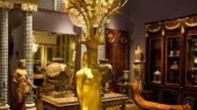 На выставке в Москве украли два кольца