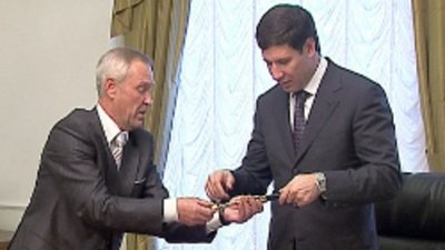 Южный Урал готов вооружить драгоценными кортиками и саблями весь мир