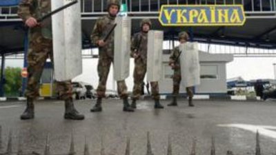 На украинской границе  у россиянина отобрали золото и серебро