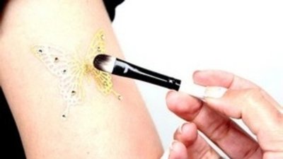 Арабские шейхи делают татуировки из чистого золота
