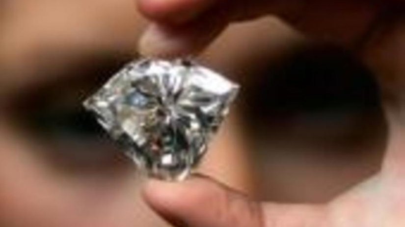 De Beers продолжает повышать цены на крупные алмазы