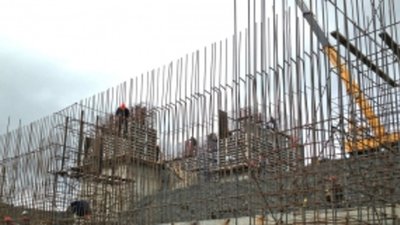 Наталкинский ГОК строит 2500 человек