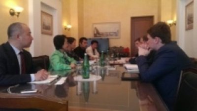 Российские и китайские ведомства договорились об обмене информацией об опробовании, клеймении и обороте драгметаллов и драгкамней