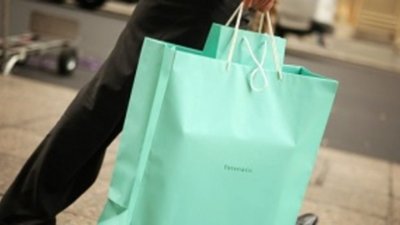 Россияне начали скупать люксовые бренды