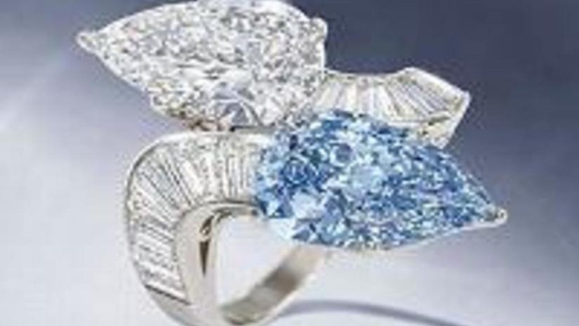 Кольцо с редким голубым бриллиантом от ювелиров Bulgari будет продано на аукционе Fine Jewellery Sale