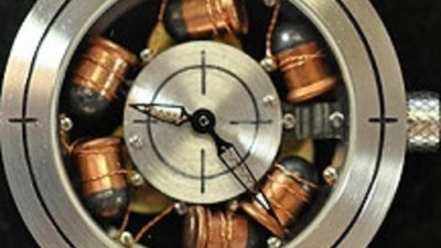 Часы с патронами от Yvan Arpa