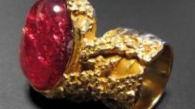 Кольцо Love от Yves Saint Lauren