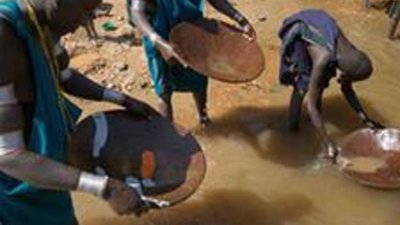 В ЮАР 15 тысяч шахтеров объявили забастовку