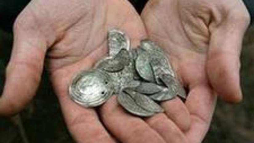 Клад из серебряных монет нашли в Якутске