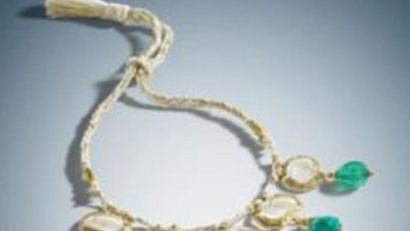 Ожерелье "Зеркальный бриллиант Моголов" выставлено на продажу.