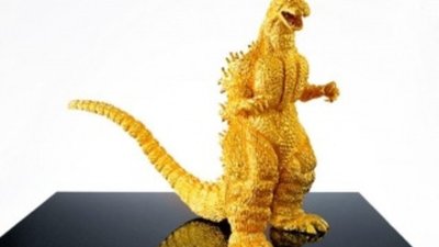 Японские ювелиры создали Годзиллу из 15 кг золота