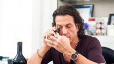 Стивен Вебстер создал украшение в стиле Baileys