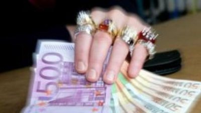 Зажиточные потребители с более низким доходом возвращаются на рынок товаров класса «люкс» - Unity Marketing