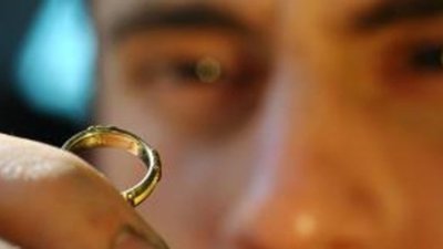 Ювелиры теперь обязаны проверять клиентов на связь с западными чиновниками