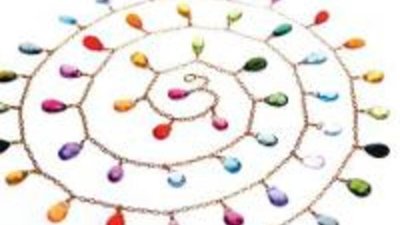 Десятую годовщину бутика Jill Wolf Jewel геммолог Джил Вольф отметила выставкой оригинальных украшений