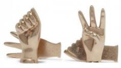 Появились запонки в честь языка жестов