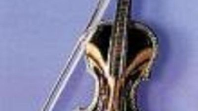 Музыканты получили в подарок золотые скрипки