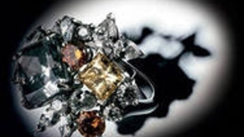 De Beers Diamond Jewellers выходит на канадский рынок