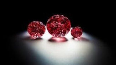 Редкие розовые и красные бриллианты от компании Rio Tinto были с энтузиазмом приняты в Гонконге