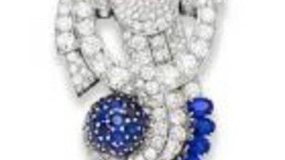 Брошь Элтона Джона выставлена на торги