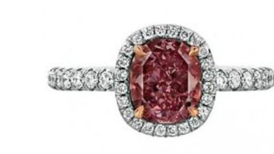 Цветные бриллианты более ценны, желанны и лучше подходят для инвестирования