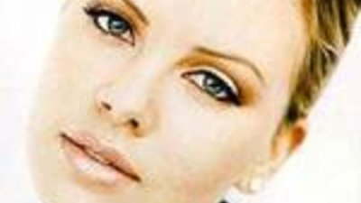 Ювелирная компания судится с Шарлиз Терон