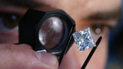 Смоленский "Кристалл" по итогам года ожидает снижение производства бриллиантов на 20%