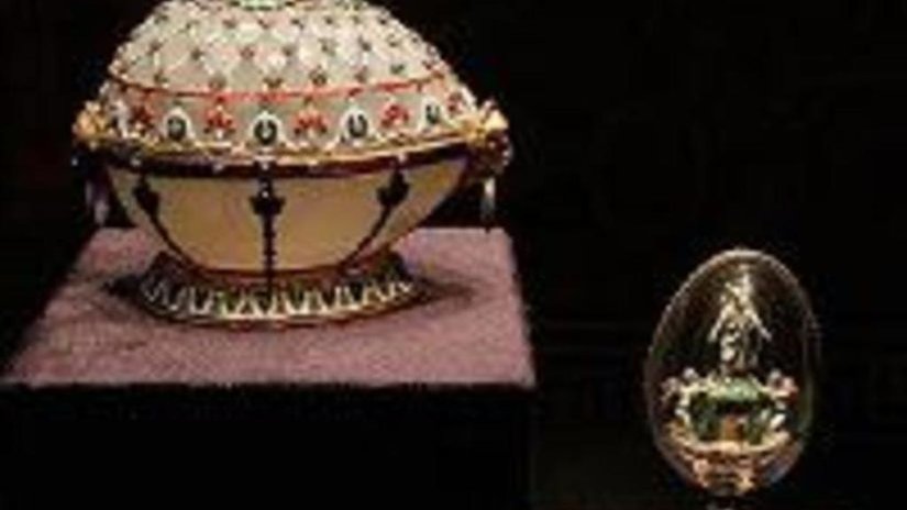 Ювелирный дом Faberge решил продолжить прерванную в 1917 году традицию и выпустить новую коллекцию с драгоценными яйцами