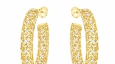 В коллекции My Dior появились новые украшения – подвески, тонкие браслеты и креольские серьги